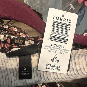 Torrid Black Floral Elbow Sleeve Top